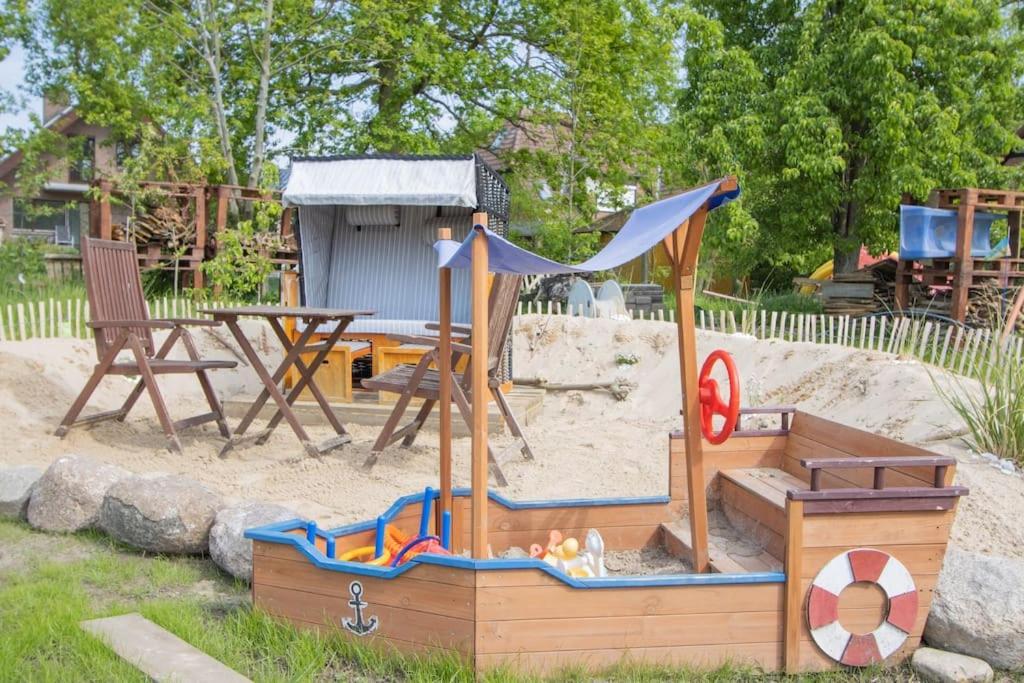 Ferienwohnungen Fehmarn Mit Parkplatz In Petersdorf المظهر الخارجي الصورة
